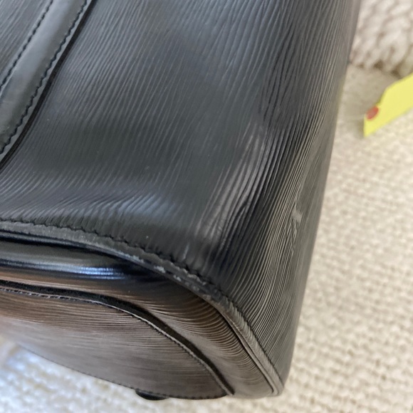 Louis Vuitton Epi Black Speedy 30 - Picture 7 of 14